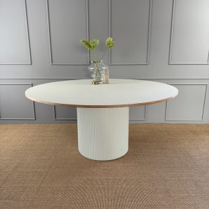 AA - 42 Eg olie  | Rundt Søjlebord